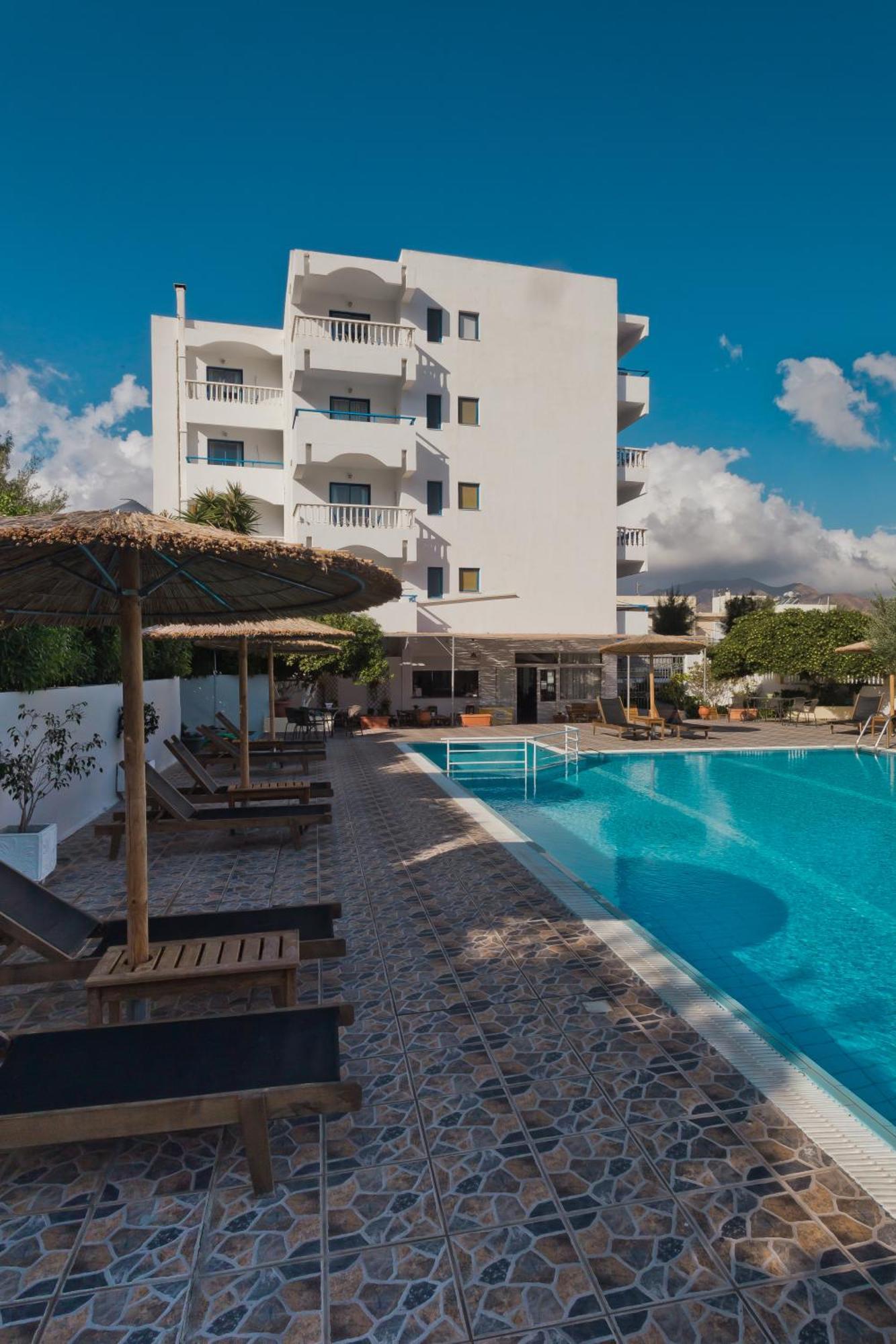 Regina Studios&Hotel Kárpatos Exterior foto